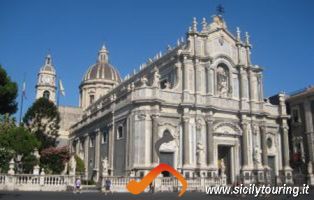 CATANIA CITY CENTER WITH GUIDE.png