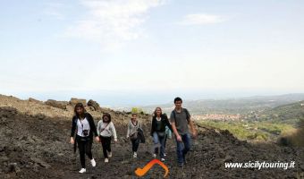 trekking sul vulcano etna.png