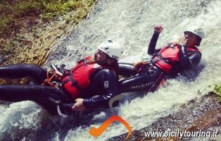 canyoning al fiume Alcantara.png