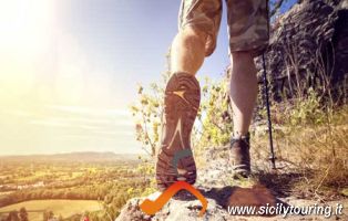 noleggiare scarpe per trekking   rental shoes for trekking.png