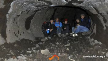 discove the etna cave.png