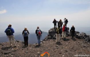 trekking etna tour.png